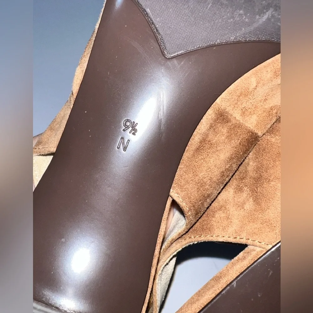 Vaneli Darsy Slingback Pumps in the Cuoio Suede colorway Sz 9.5